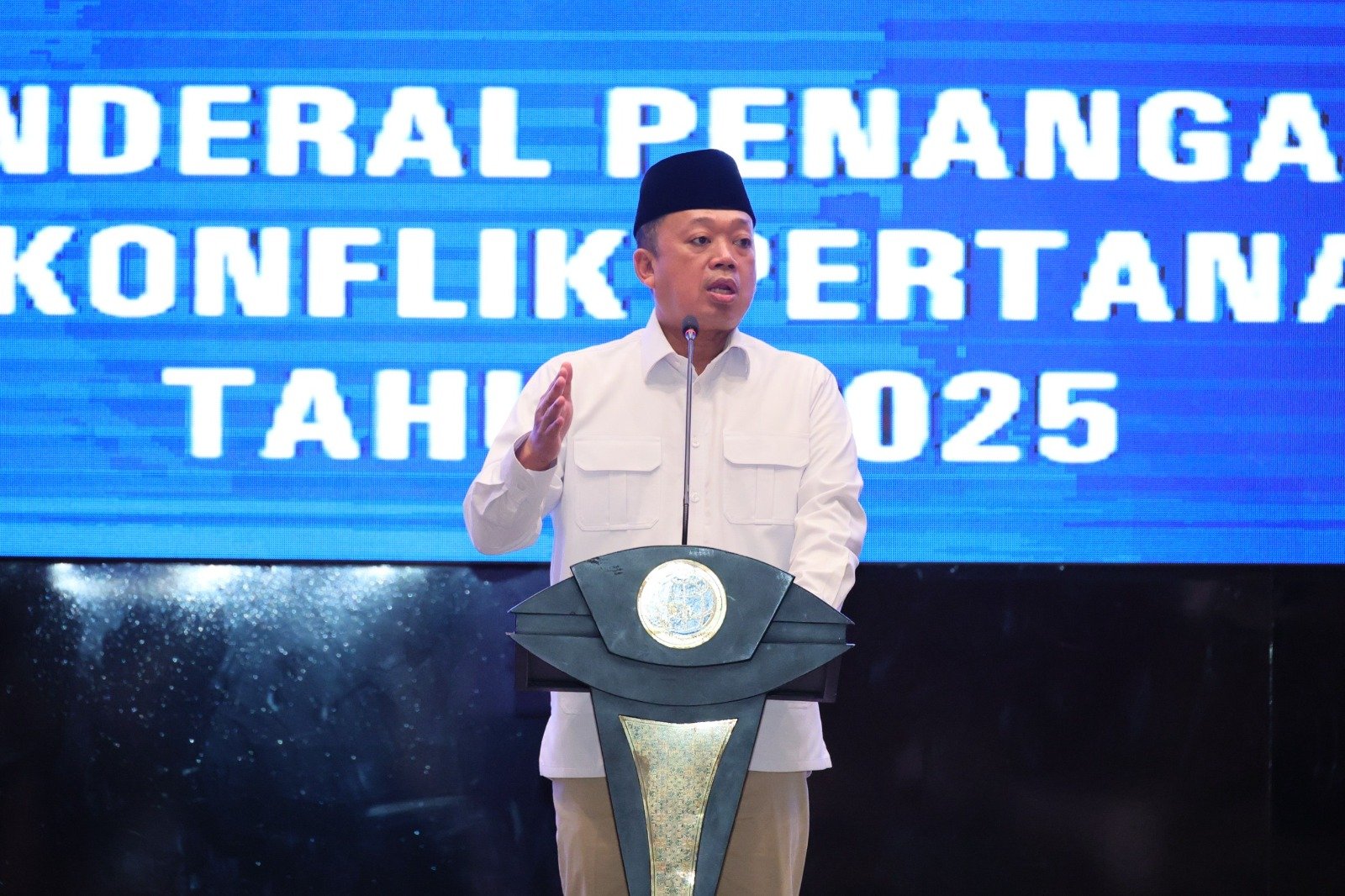 Soroti Metamorfosis Mafia Tanah, Menteri Nusron: Jangan Sampai Terlibat 1 WhatsApp Image 2025 12 05 at 08.43.58