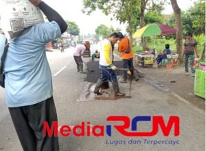 UPT Jalan Wilayah Selatan Lakukan Perbaikan Jalan Lubang di Ruas Wilayah Boyolangu–Campurdarat 2 IMG 20260219 175503