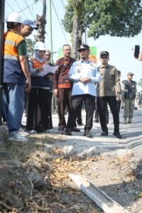 *Bupati Tegal Pastikan Pembangunan Jalan Yamansari–Bojong Berjalan Sesuai Target* 3 IMG 20260717 WA0003