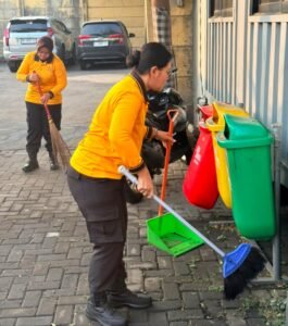 Semarak HUT Polwan ke-78, Polwan Polres Priok Gelar Bakti Kebersihan dan Anjangsana Purnawirawan 4 20260822 082058