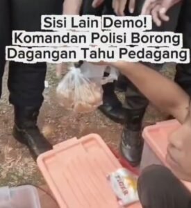 Polisi Borong Tahu Pedagang, Dibagikan ke Warga di Tengah Pengamanan DPR 2 20260827 211440