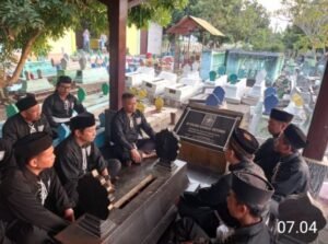 Keluarga Besar PSHT Rayon Ngeni Ranting Wonotirto Ziarah ke Makam Pendiri PSHT di Madiun 2 Screenshot 20260815 092629 1