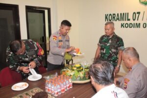 Hangat dan Penuh Kekeluargaan, Polsek Kemayoran Rayakan HUT ke-81 TNI Bersama Koramil 07 3 IMG 20261006 WA0276