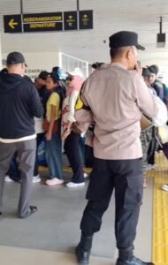 Polres Pelabuhan Tanjung Priok Perketat Pengamanan Wisatawan di Dermaga Kali Adem, Utamakan Keselamatan Penumpang Menuju Kepulauan Seribu 3 IMG 20261025 WA0208