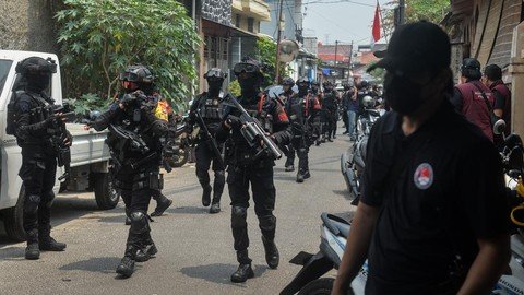 penggerebekan sarang narkoba di kampung ambon 1791527660406 169