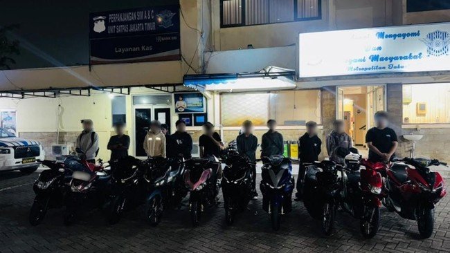 polisi mengamankan 10 sepeda motor di wilayah malaka jaya kecamatan duren sawit dok istimewa 1791083185303 169